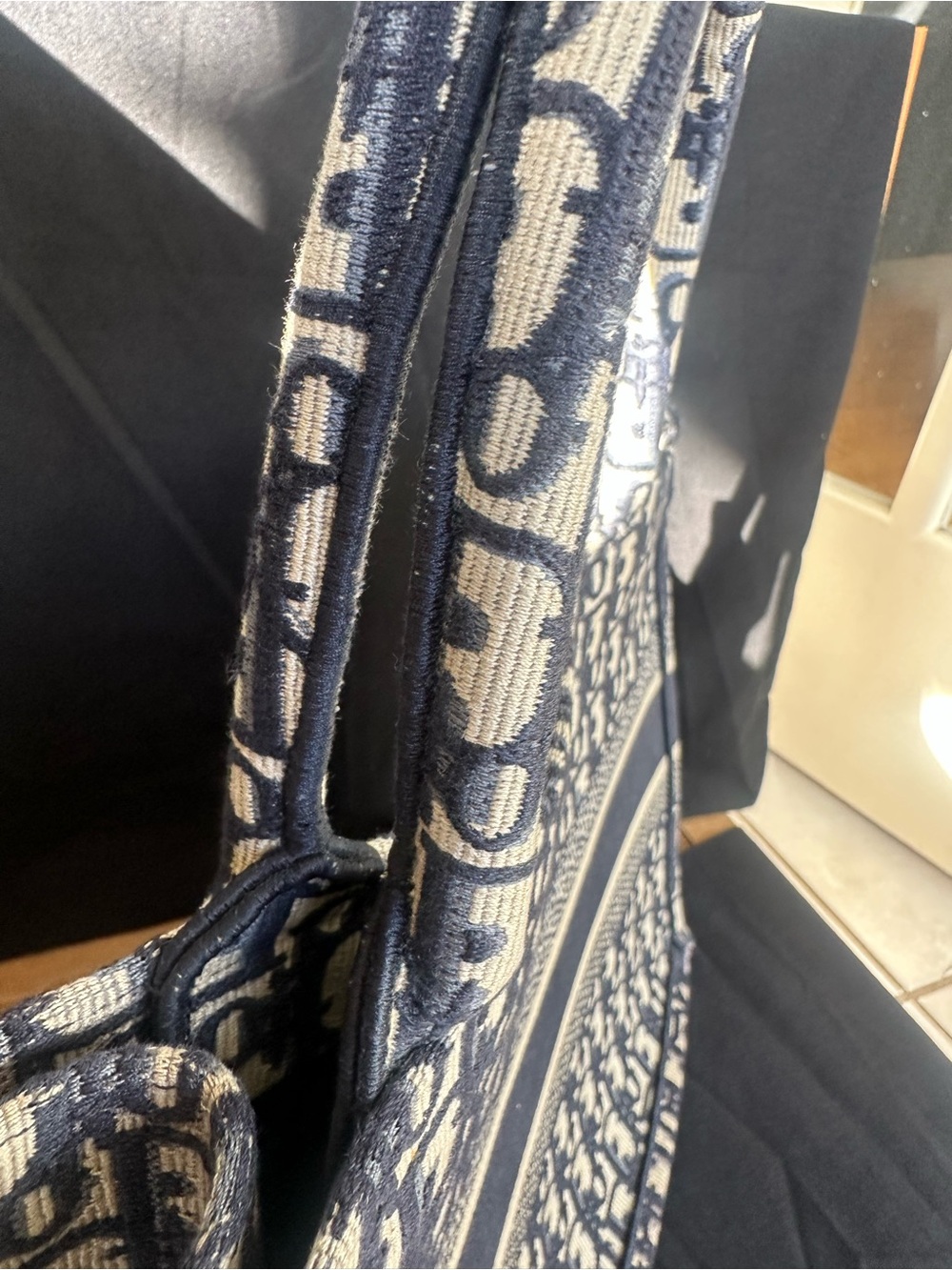 ✨Excellent Condition✨ Medium Navy and Beige Christian Dior Book Tote💙 - Picture 15 of 15